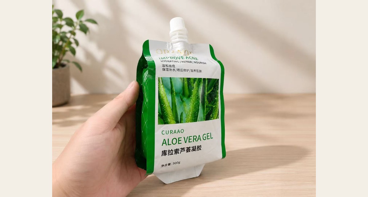 Center spout pouch case for aloe vera gel packaging